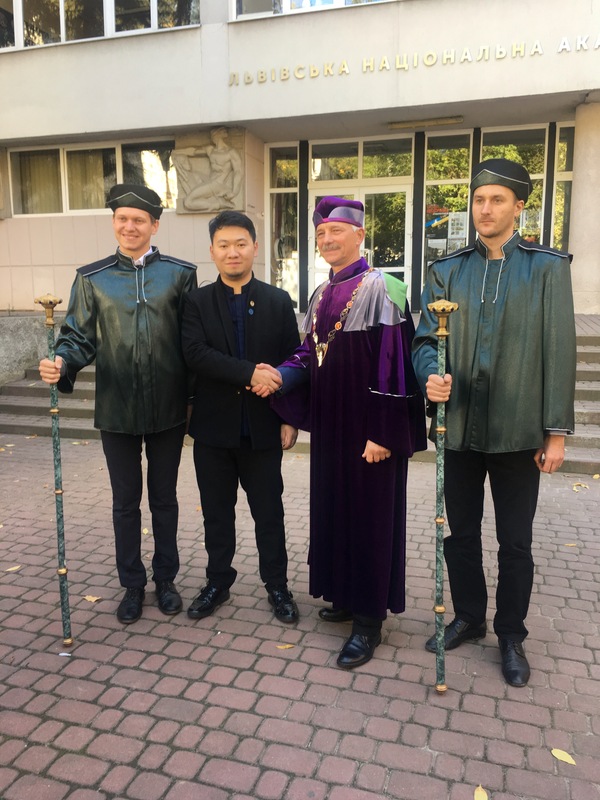 利沃夫国立艺术大学.jpg